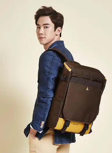Yoo Yeon-seok - Bean Pole catalogue 2015 Spring-Summer 04 (cropped).jpg