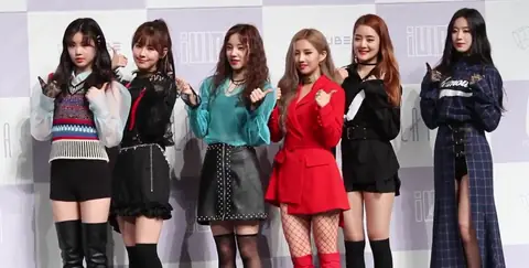 (G)I-DLE at 'Latata' Showcase Photo Time on May 2, 2018 (5).png