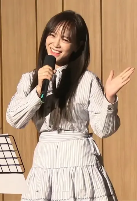 Sejeong on SBS Radio on March 19, 2020 (3).jpg