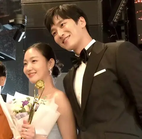 20220719 Kim Go-eun (김고은) Ahn Bo-hyun (안보현) 1st Blue Dragon Series Awards.jpg