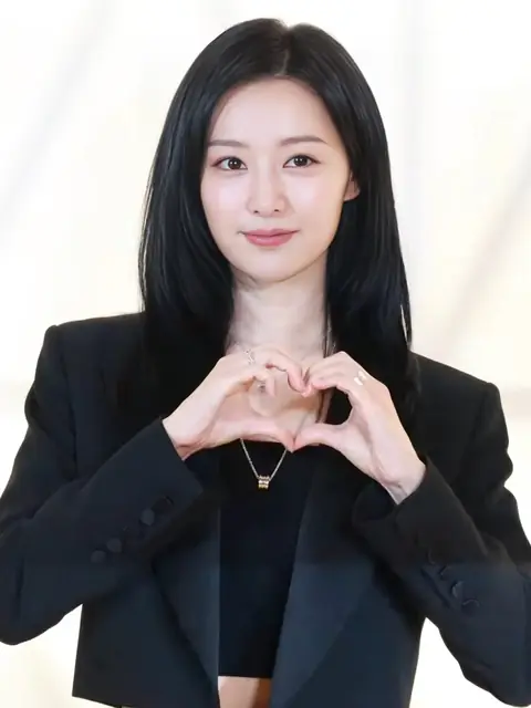 김지원 (Kim Ji Won) 불가리 스튜디오 포토콜.png