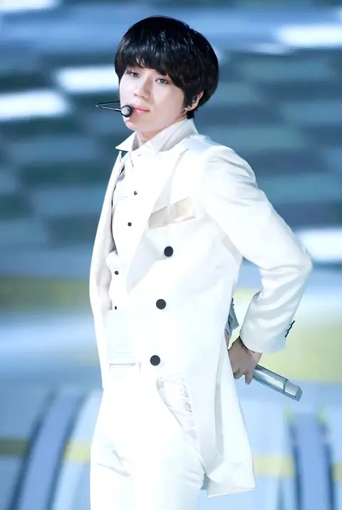 Lee Tae-min at the 28th Golden Disk Awards 03.jpg