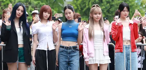 르세라핌(LE SSERAFIM) 뮤직뱅크 출근길, 비주얼 파라다이스 LE SSERAFIM Music Bank (4K) 03.png