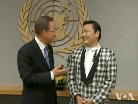 Psy and Ban Ki-moon 3.jpg