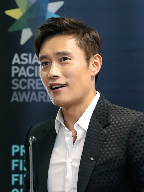 Korea Lee Byunghun APSA Awards 05.jpg