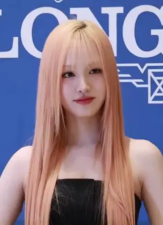Liz for Longines, February 2025 03.png