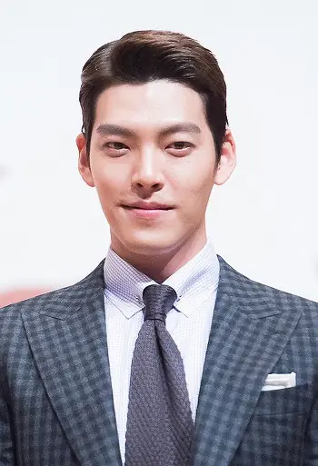 Kim Woo-bin at "Uncontrollably Fond" press conference, 4 July 2016 02.jpg