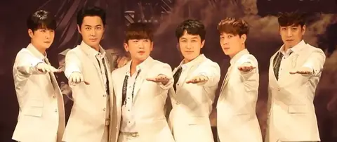 신화 20주년 기념 팬파티.jpg