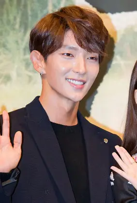 Lee Jun-ki at "Moon Lovers - Scarlet Heart Ryeo" press conference, 24 August 2016 01.jpg