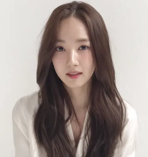 Park Min-young May 2018.png