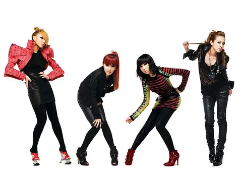 2ne1 - 5739353704.jpg