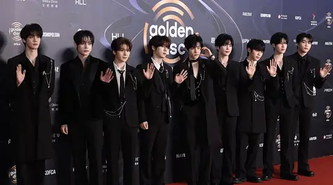 Zerobaseone in January 2026L–R: Kim Gyu-vin, Kim Ji-woong, Seok Matthew, Han Yu-jin, Zhang Hao, Sung Han-bin, Kim Tae-rae, Ricky, and Park Gun-wook