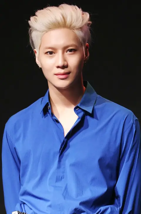 Taemin at a showcase in Taiwan, in May 2016 03.jpg