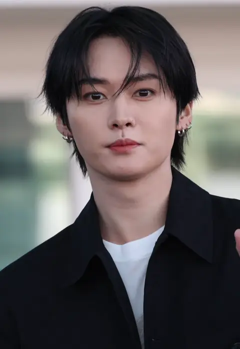 Lee Know at the Incheon Airport, February 25, 2026 (4).png
