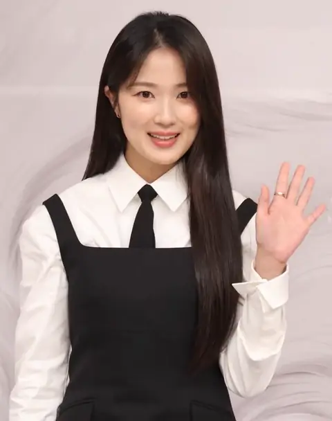Kim Hye-yoon in No Tail To Tell press conference A.png