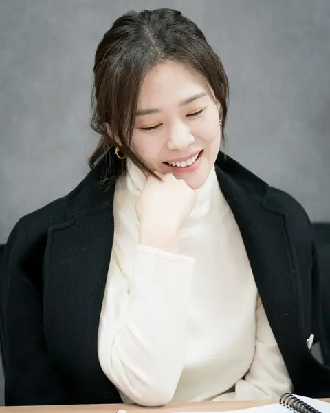 Kim Hyun-joo at The Miracle We Met Script Reading meeting.jpg