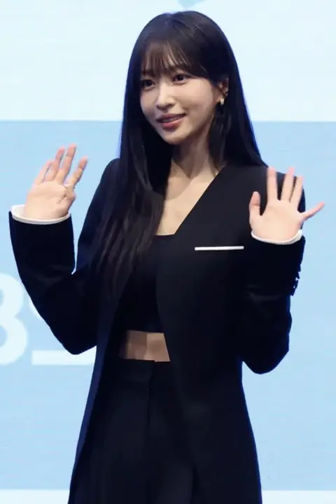 20260722 사랑이 온다 제작발표회 안희연Ahn Hee-yeon (하니Hani) 1 (cropped).png