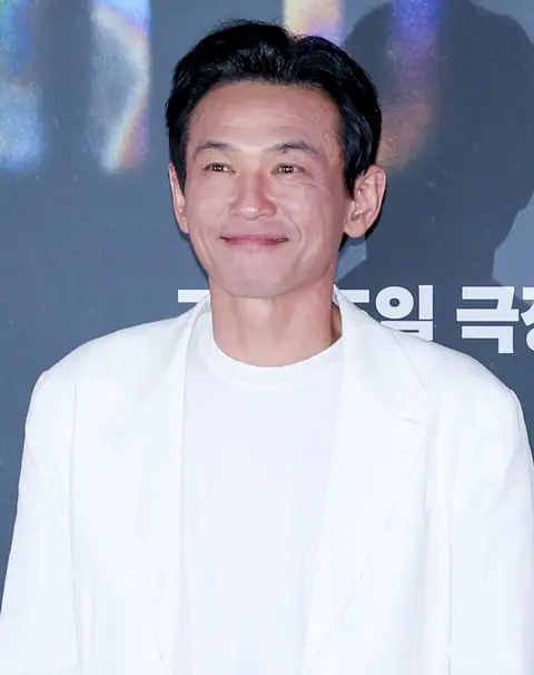 Hwang Jung-min in July 2026 (cropped).jpg