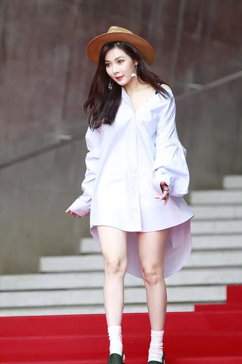 Kim Hyun-ah at the Seoul Fashion Week 2016 02.jpg