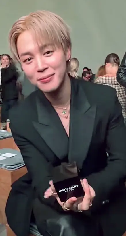 Jimin at the Paris Fashion Week, 1 October 2025.png