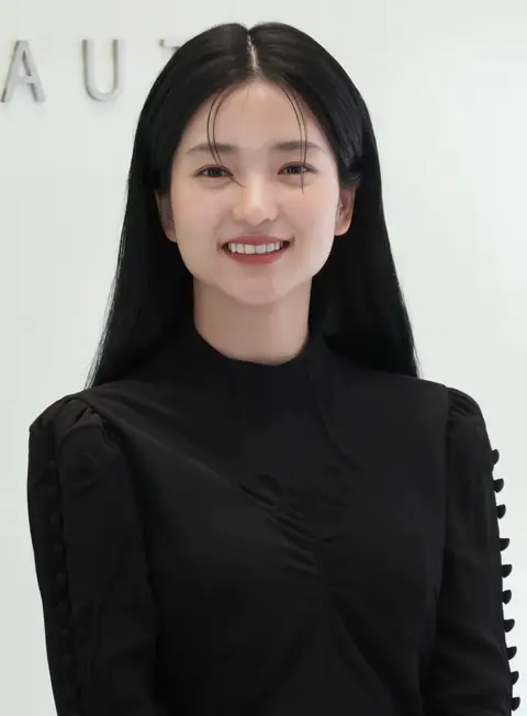 Kim Tae-ri PRADA BEAUTY Photo call August 2024.png
