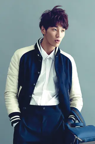 김영광 (배우) 빈폴액세서리 싱글즈 화보 촬영 현장.png