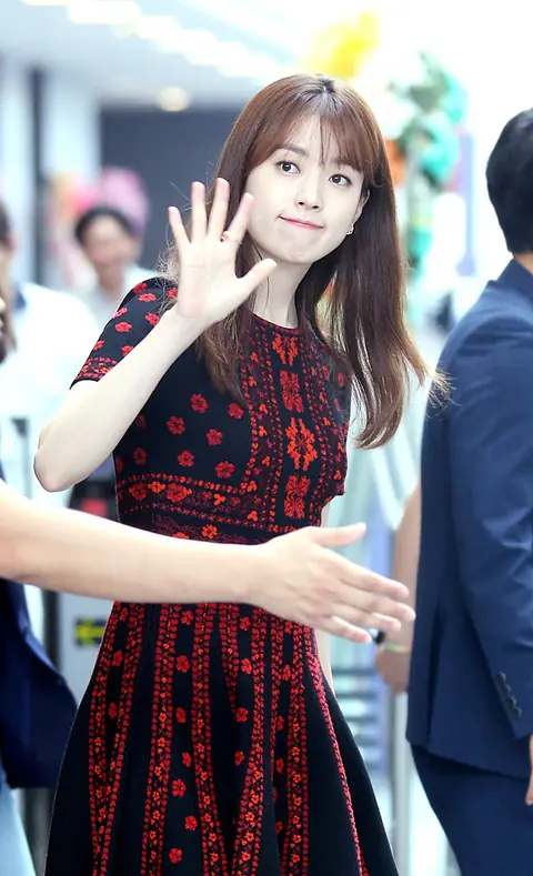 160718 한효주 이종석 W 제작발표회.jpg