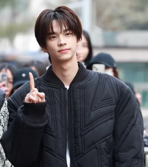 SHINYU of TWS at Music Bank 20240202.png
