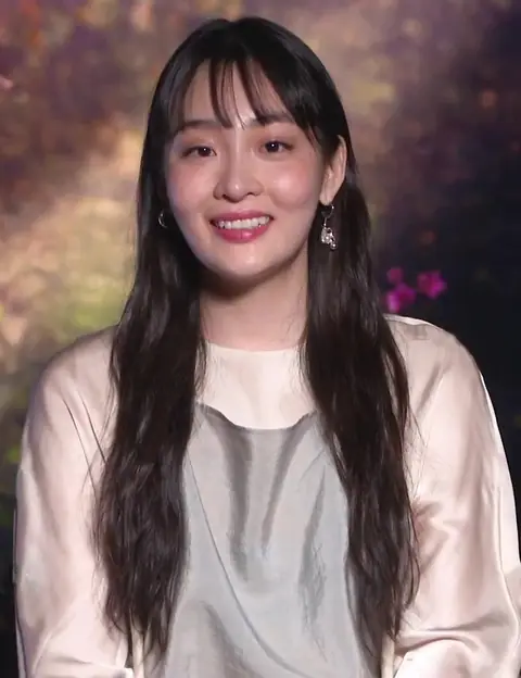 20220401 Kim Min-ha 김민하 ELLE Taiwan (1).jpg