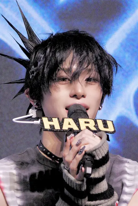 XLOV UXLXVE SHOWCASE HARU.jpg