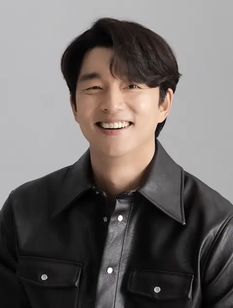 Gong Yoo in 2021 - 3.png
