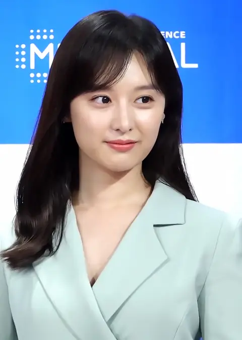 190928 메디힐 팬사인회 김지원.jpg