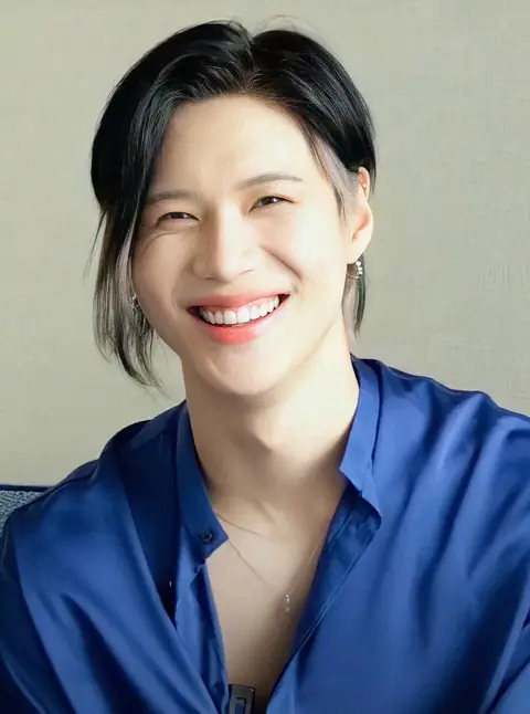 Taemin marieclaire2021.jpg