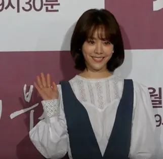 190211 JTBC 월화드라마 '눈이 부시게' 제작발표회 한지민.jpg