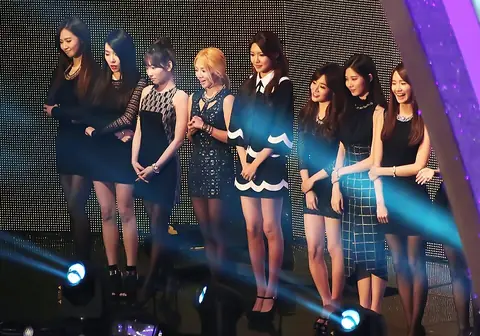 Girls' Generation at the Seoul Music Awards in 2014 01.jpg