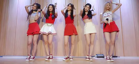 ITZY at SBS Radio in July 2022.jpg