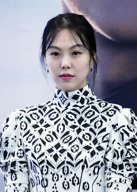 150917 Kim Min-hee vip cropped 1.jpg