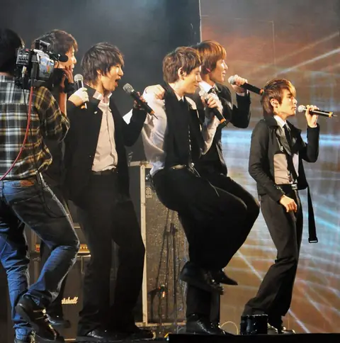Super Junior Hanoi.jpg