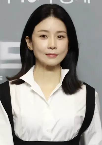 Lee Bo-young in March 2024.png