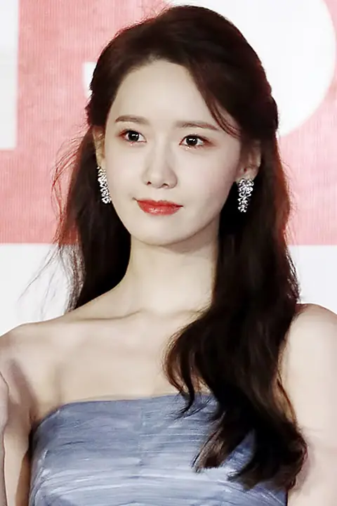 YoonA at Asia Artist Awards on November 26, 2019.jpg