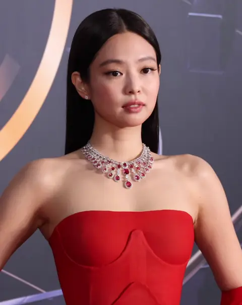 Jennie at 40th Golden Disc Awards 01.png