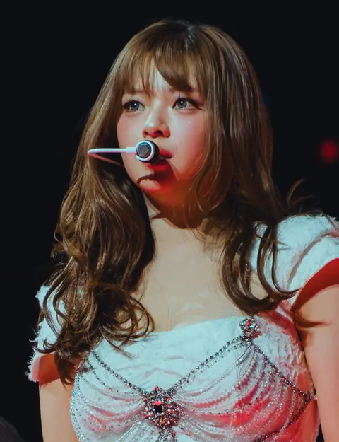 260306 Twice Hamilton Jeongyeon 트와이스 정연 (7) (cropped).jpg