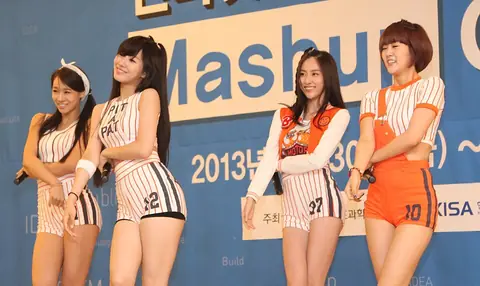 BESTie in Mashup Camp 2013 (2).jpg