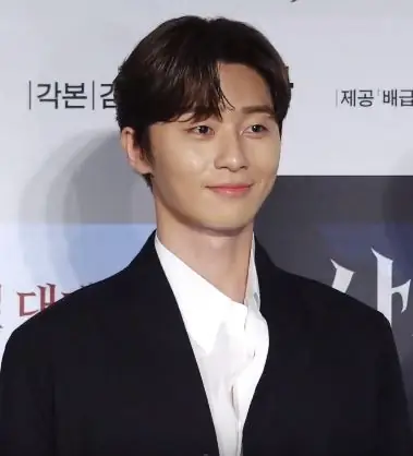 190626 박서준 (1).jpg