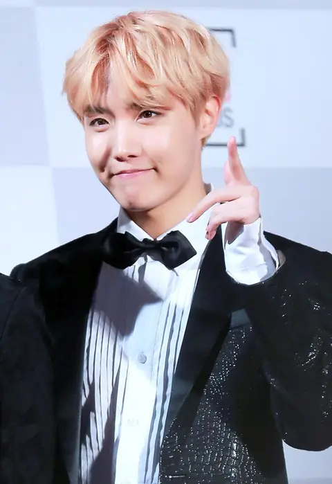 J-Hope at 26th Seoul Music Awards 02.jpg