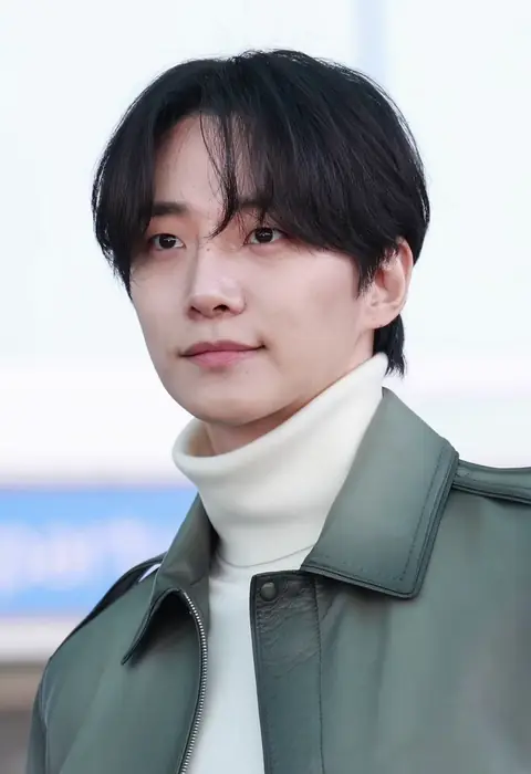 Lee Junho in January 2025 02.png