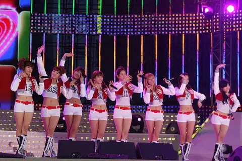 Girls' Generation in 2010 (2).jpg