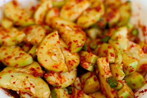 Korean cuisine-Oikimchi-01.jpg