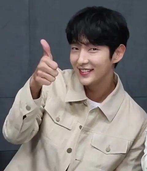2022 Again My Life Lee Joon-gi 이준기 (1).jpg