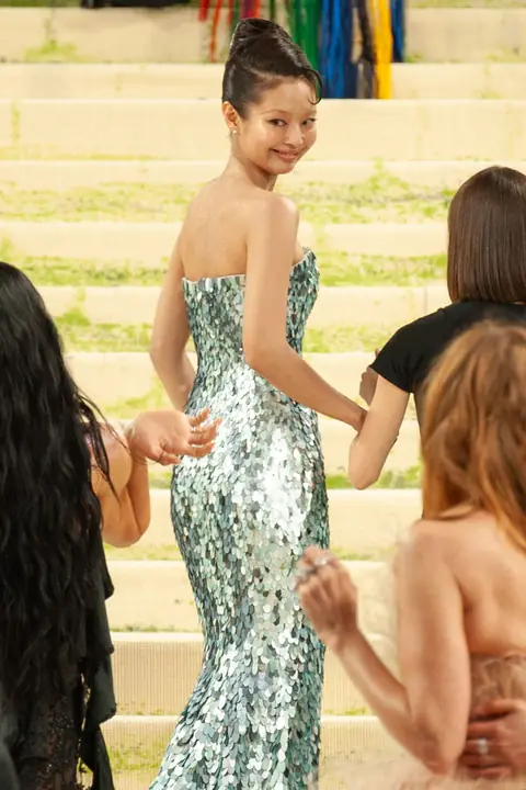 Guests at the 2026 Met Gala 372 (Jennie).jpg
